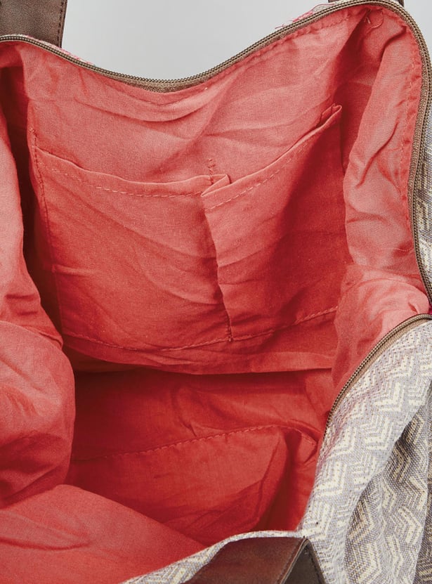 MAX Women Printed Sling Bag