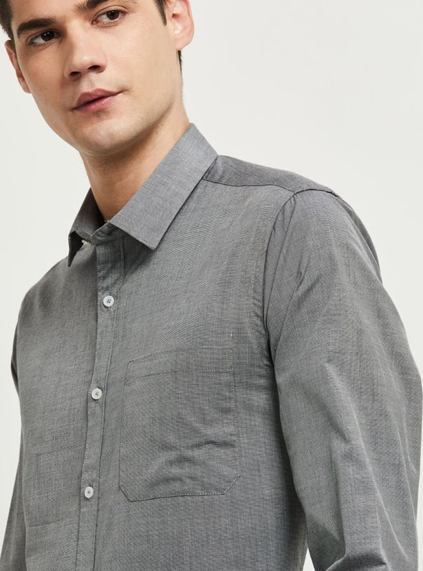 Men Textured Slim Fit Formal Shirt 