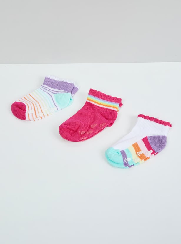 Girls Textured Socks- Pack of 3