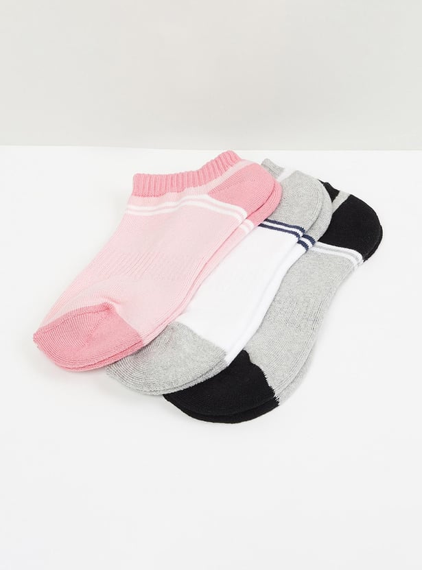Women Solid Patterened Socks- Set of 3