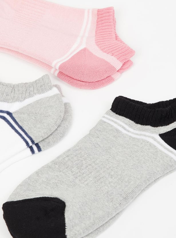 Women Solid Patterened Socks- Set of 3