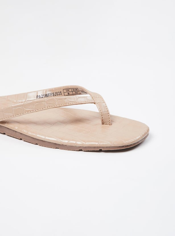 Women Textured Flat Sandals