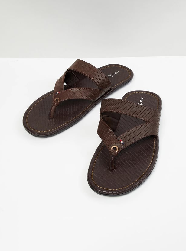 Men Textured Thong Strap Sandals