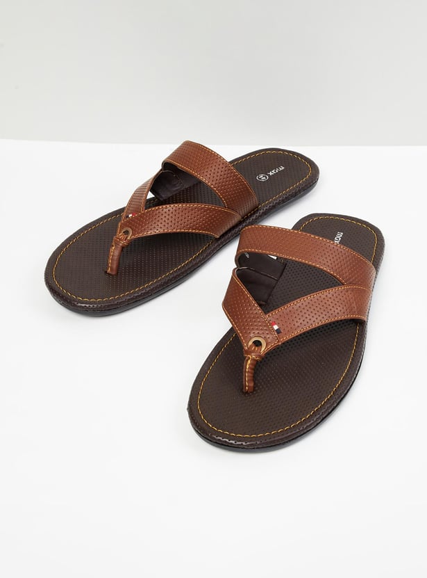 Men Textured Thong Strap Sandals