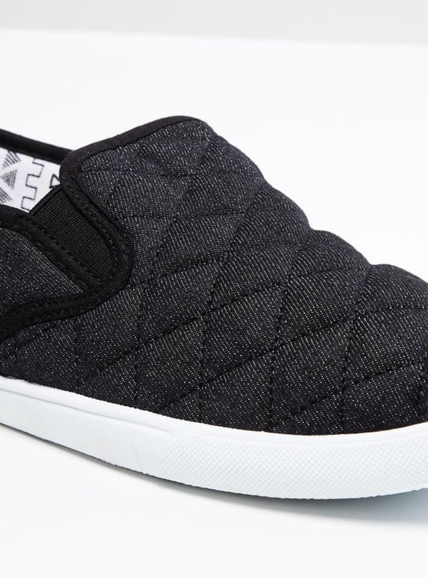 Men Quilted Slip-On Casual Shoes