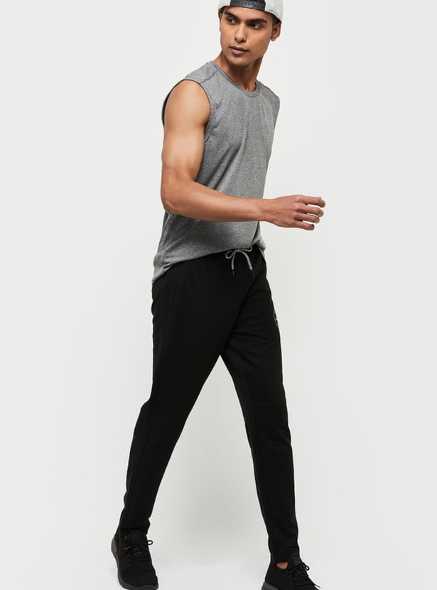 Men Solid Sleeveless Regular Fit T-shirt