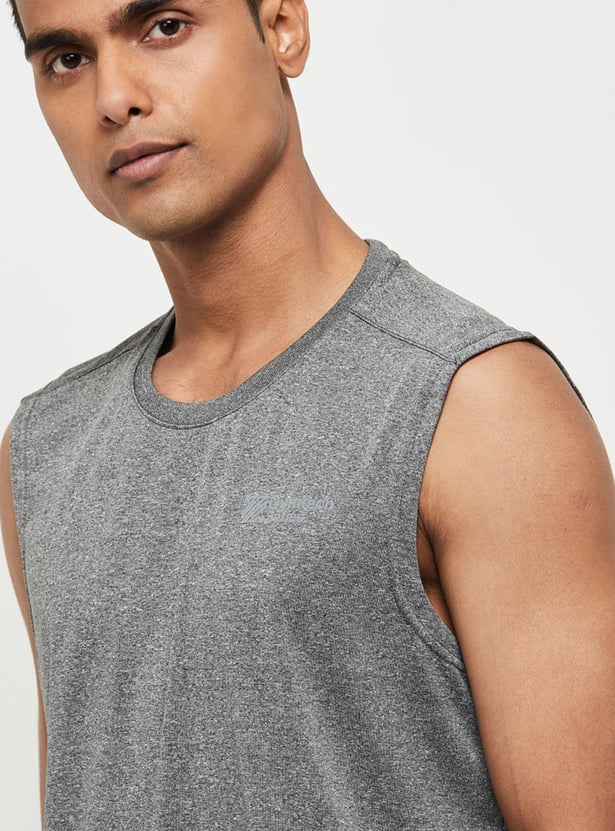 Men Solid Sleeveless Regular Fit T-shirt