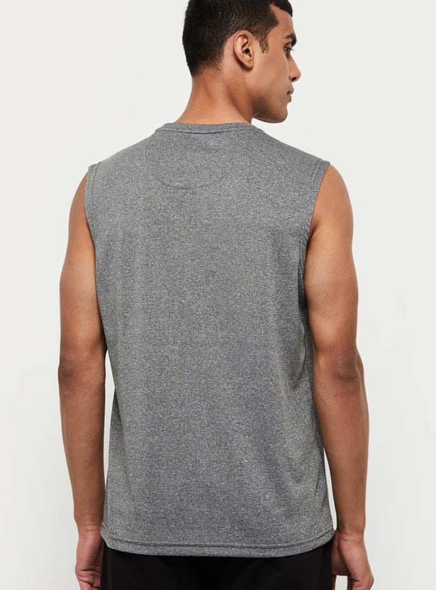 Men Solid Sleeveless Regular Fit T-shirt