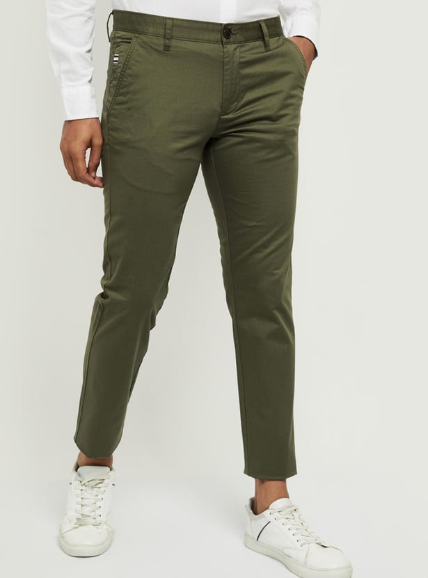 Men Solid Skinny Fit Chinos