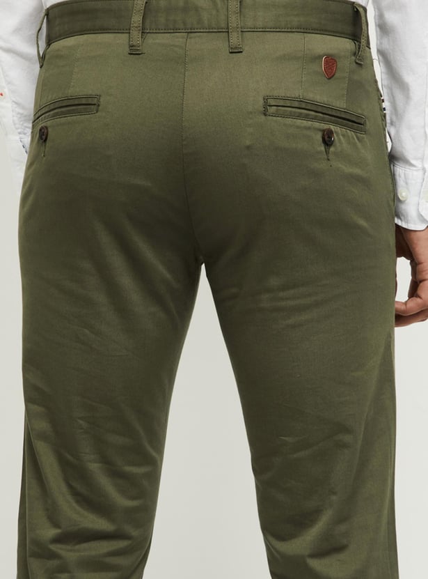 Men Solid Skinny Fit Chinos