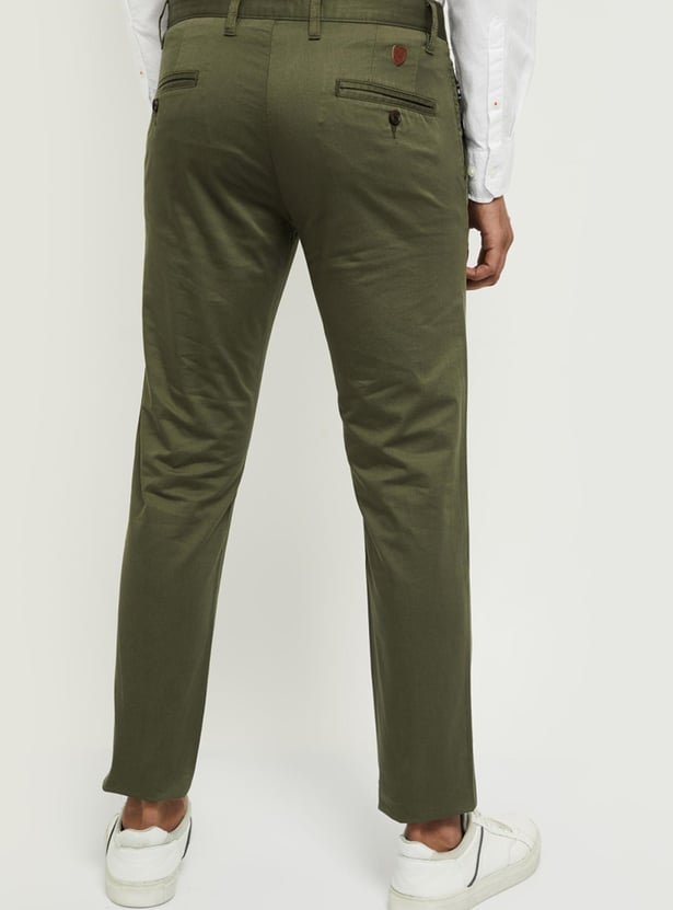 Men Solid Skinny Fit Chinos