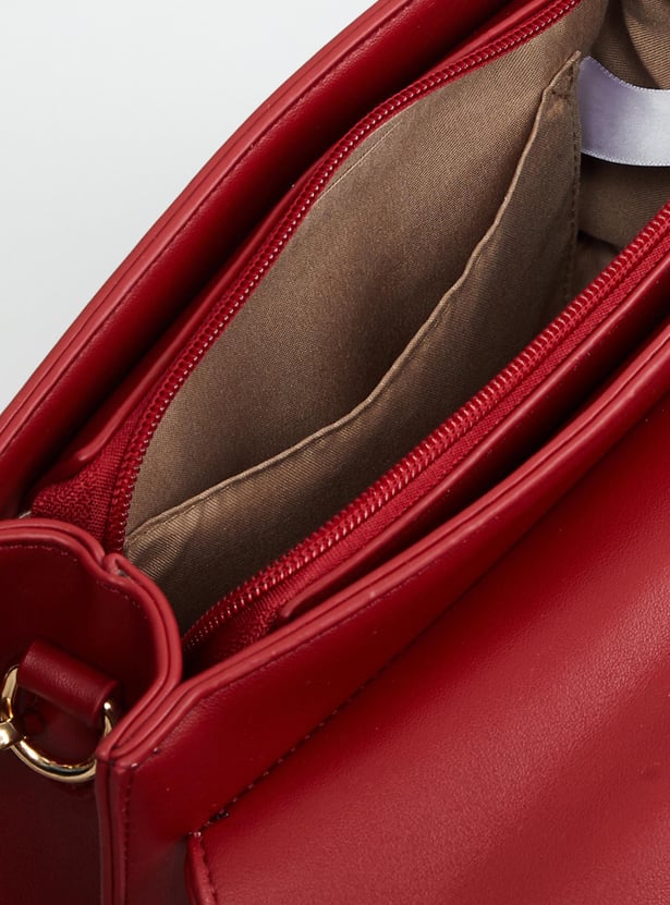 MAX Women Solid Sling Bag