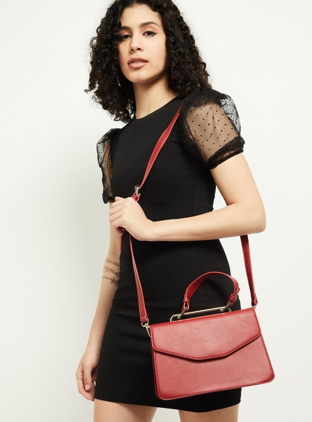 MAX Women Solid Sling Bag