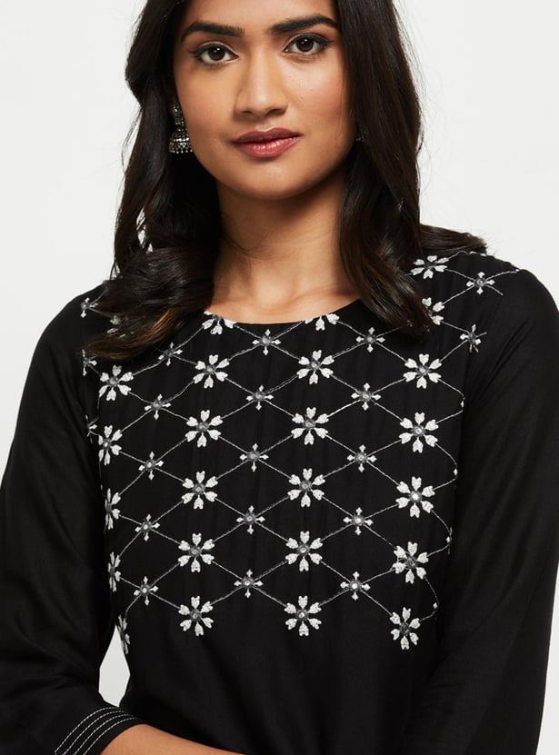 Women Cotton Embroidered Straight Kurta