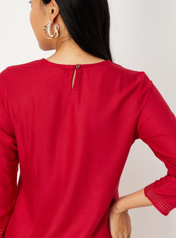 Women Embroidered Straight Cotton Kurta