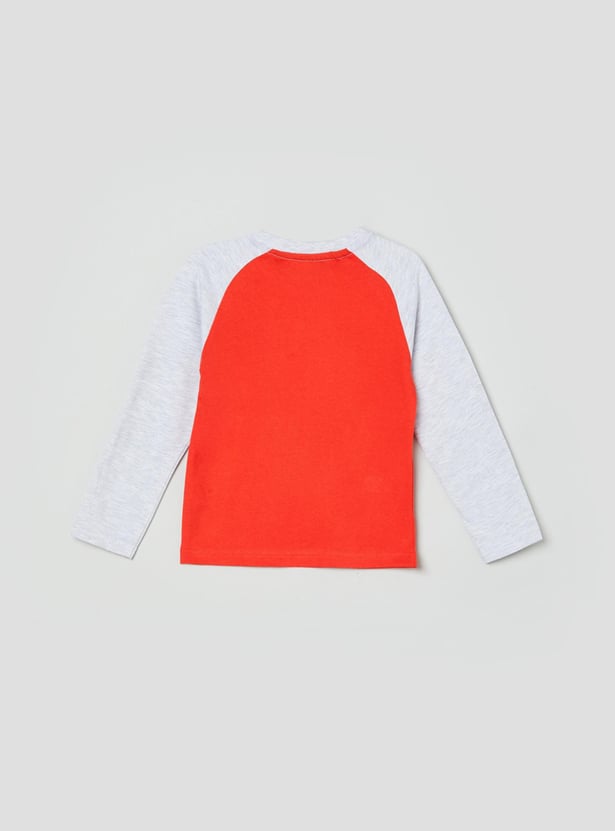 Boys Typographic Print Raglan Sleeves Crew Neck T-shirt
