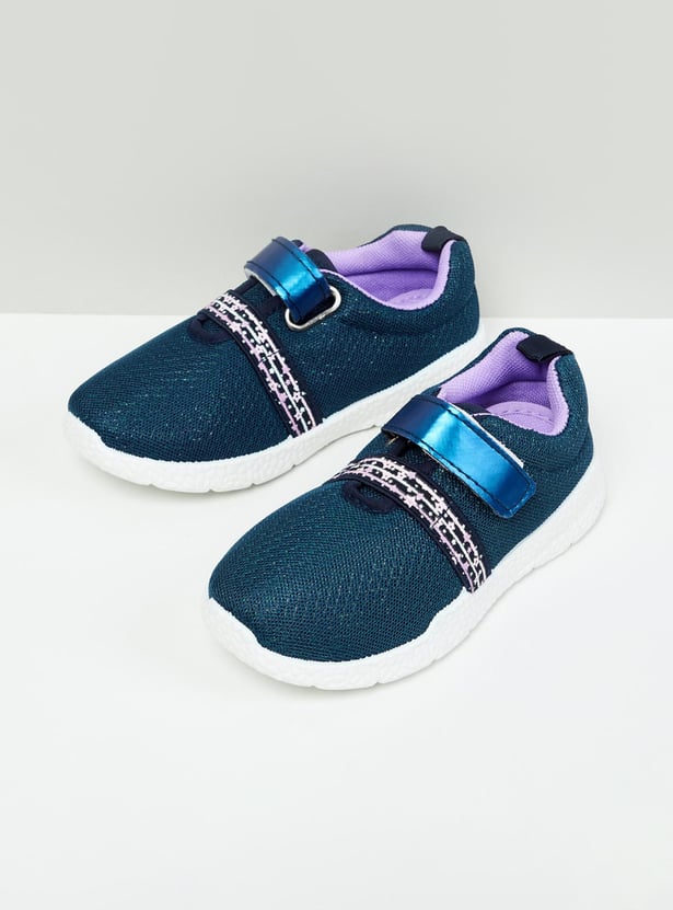 Girls Textured Velcro-Strap Casual Shoes