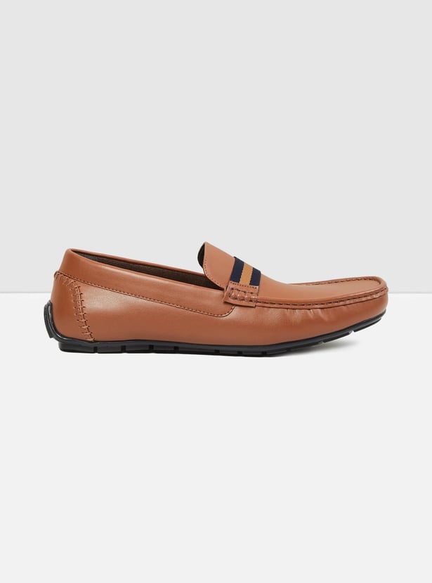 Men Solid Loafers