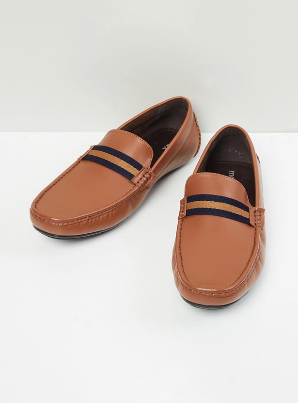 Men Solid Loafers