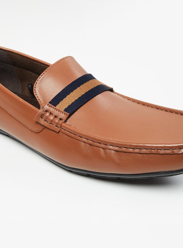 Men Solid Loafers