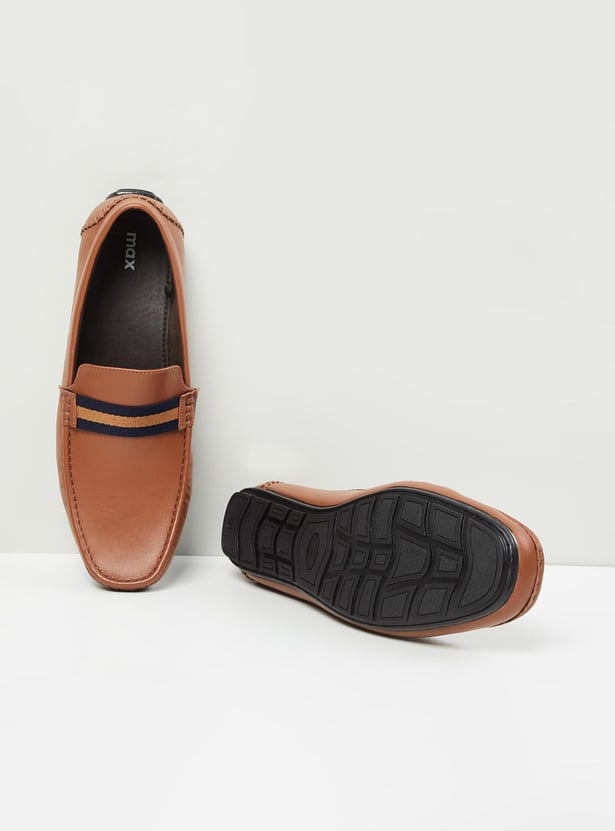 Men Solid Loafers