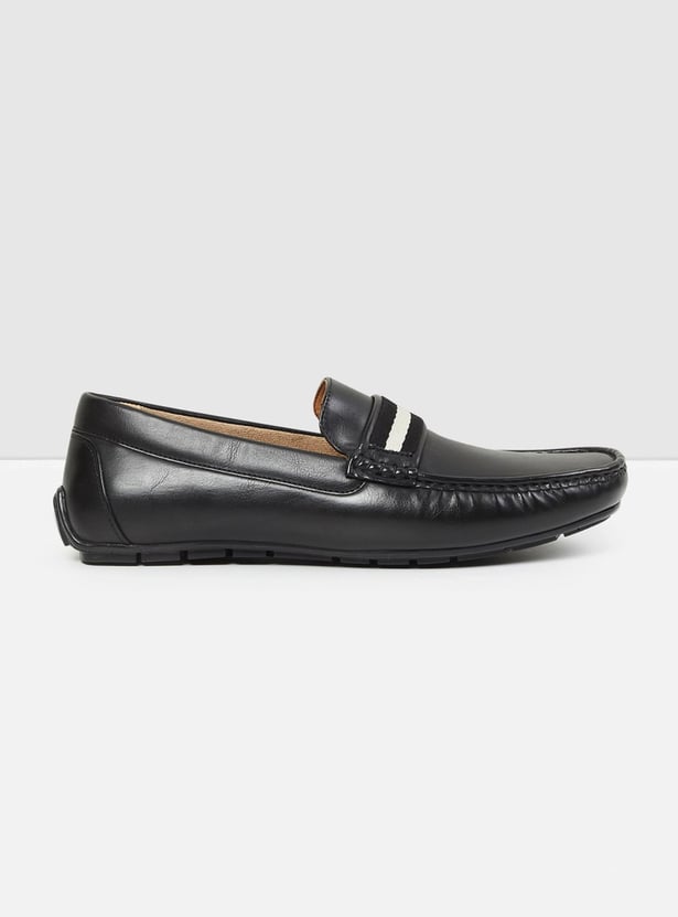 Men Solid Loafers