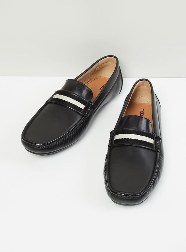 Men Solid Loafers