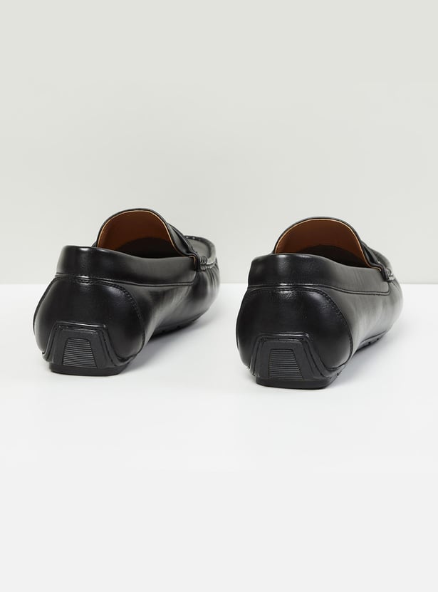 Men Solid Loafers