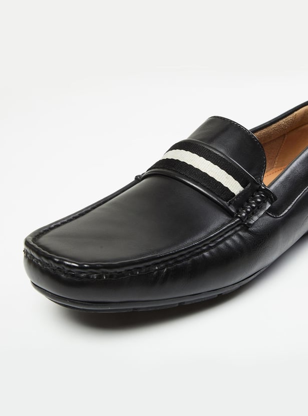 Men Solid Loafers