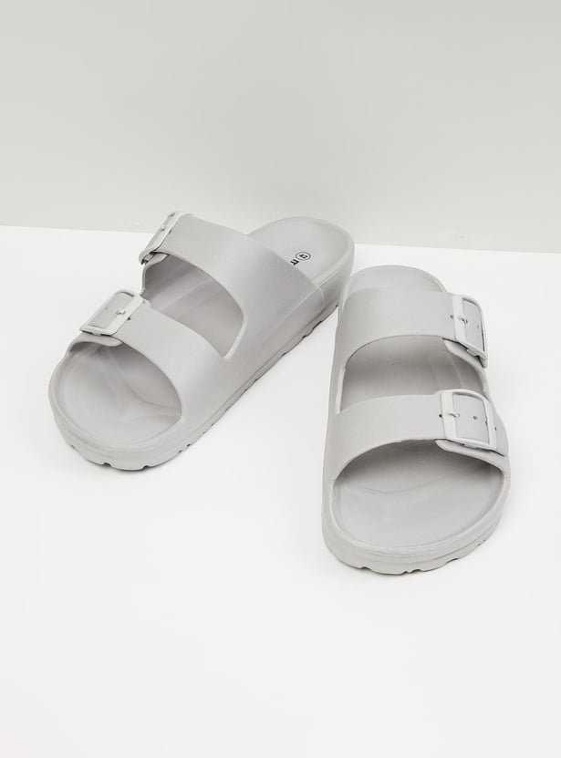 MAX Men Solid Slip-On Sliders