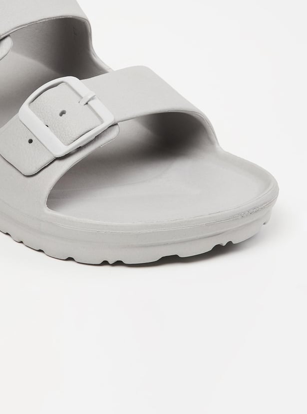 MAX Men Solid Slip-On Sliders