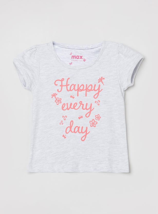 Girls Typographic Print Round Neck T-shirt