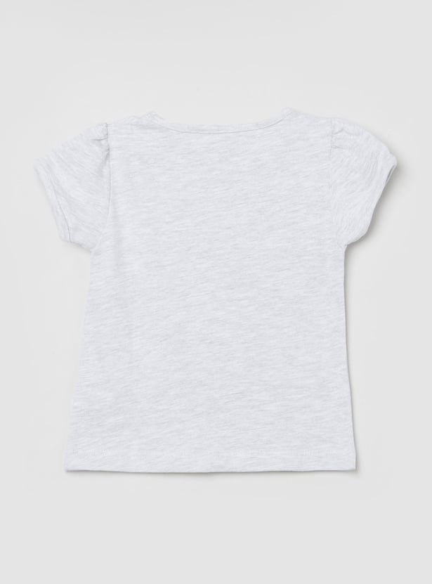 Girls Typographic Print Round Neck T-shirt