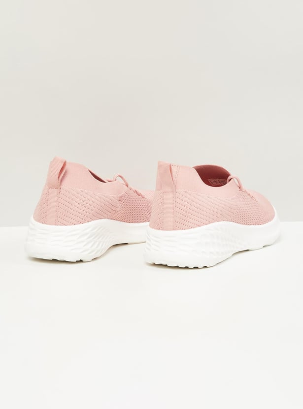 Women Textured Sports Shoes 