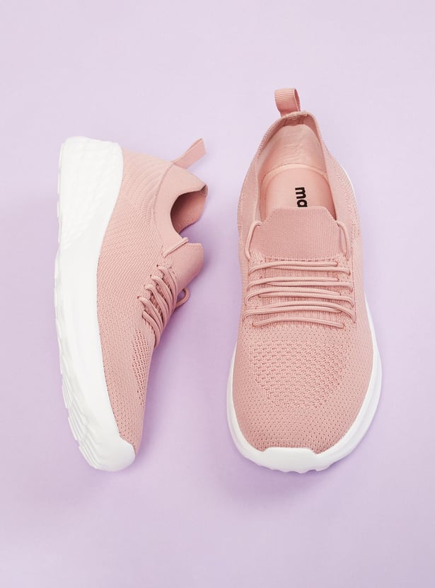 Women Textured Sports Shoes 