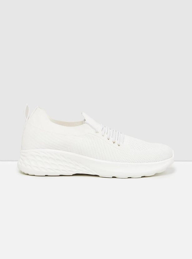 Women Textured Sports Shoes 