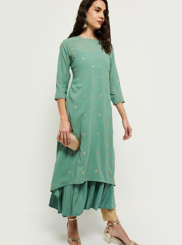 Women Embroidered Round Neck Layered Kurta 