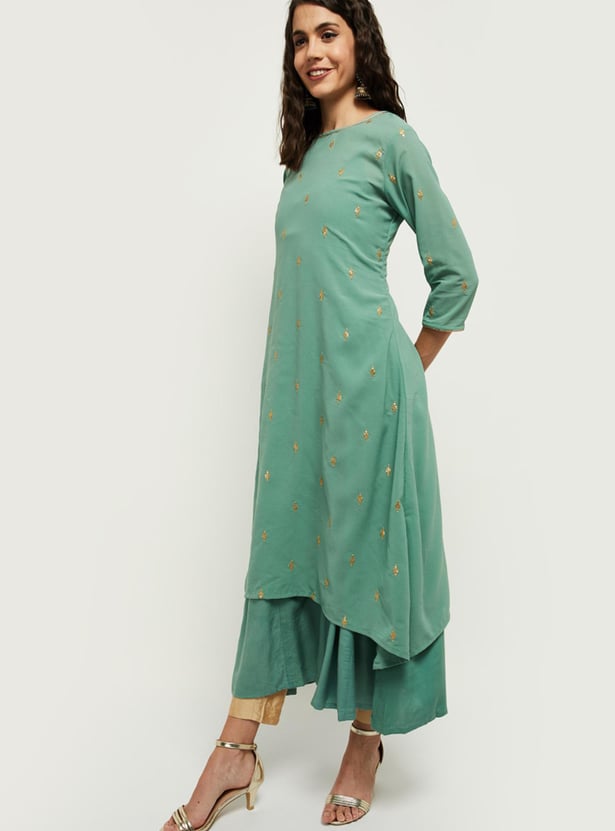 Women Embroidered Round Neck Layered Kurta 