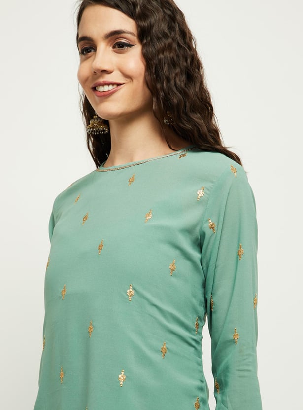 Women Embroidered Round Neck Layered Kurta 