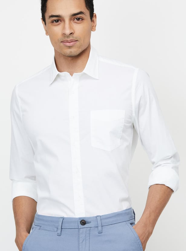 Men Solid Spread Collar Casual Shirt 