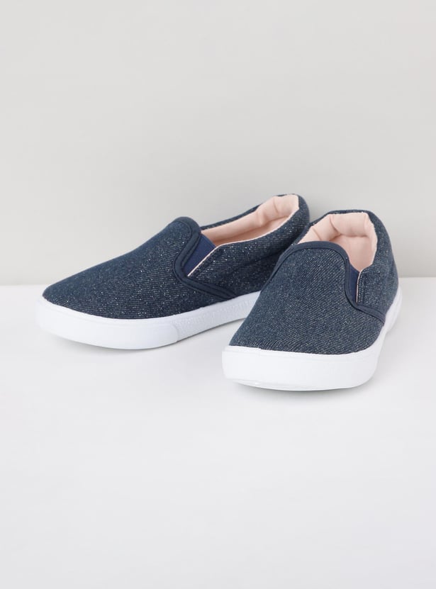 Girls Textured Slip-On Casual Shoes