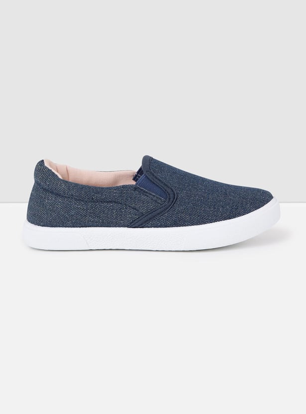 Girls Textured Slip-On Casual Shoes