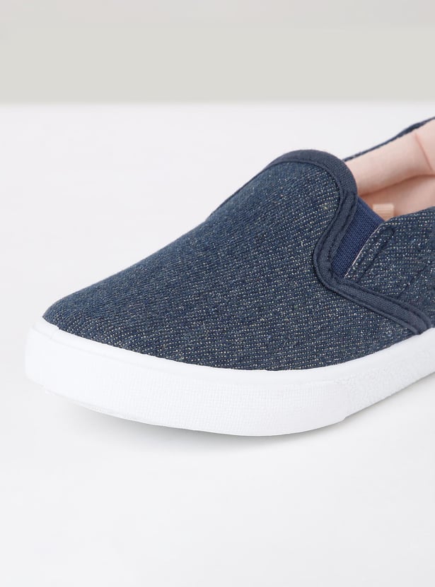 Girls Textured Slip-On Casual Shoes