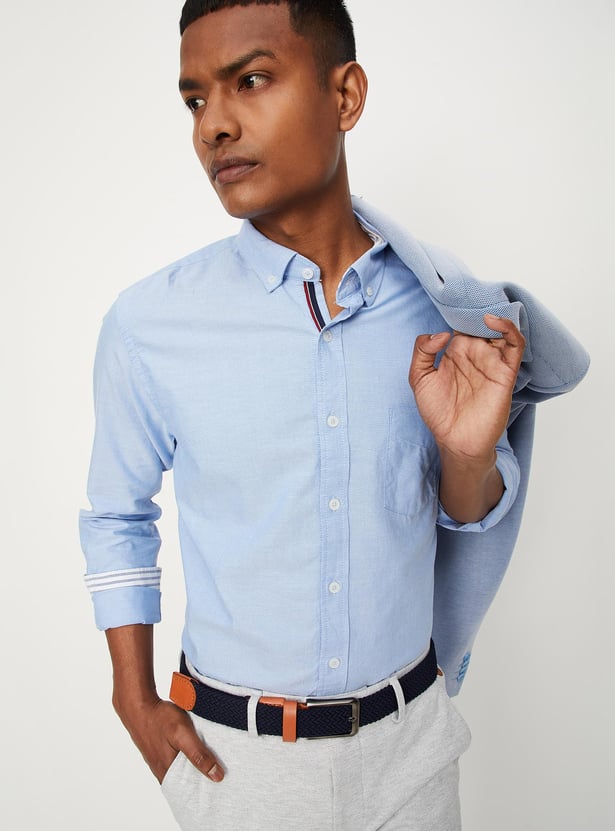 Men Solid Slim Fit Smart Casual Shirt