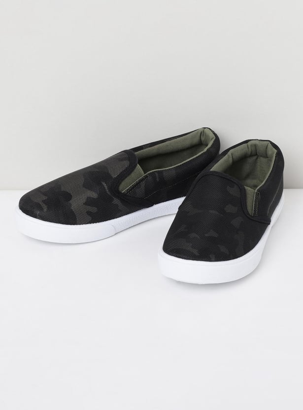 Boys Printed Slip-On Casual shoes