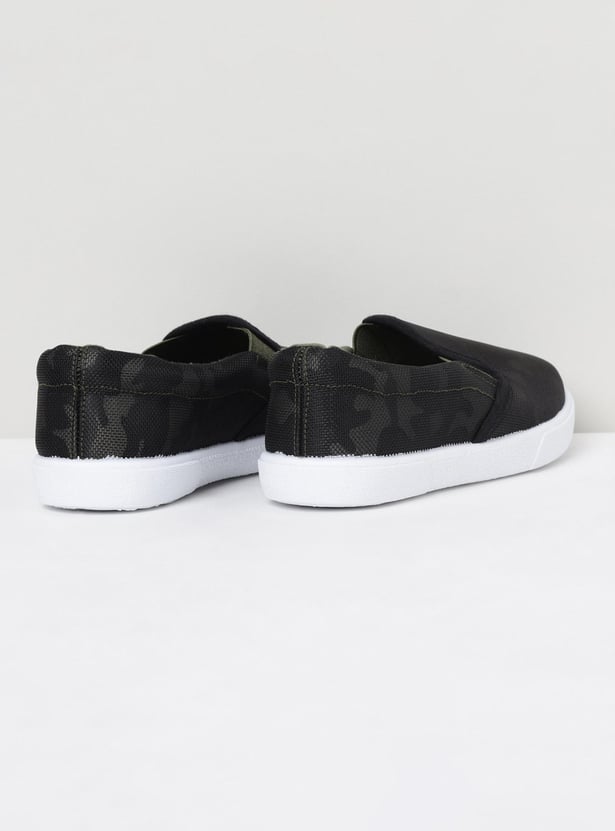 Boys Printed Slip-On Casual shoes