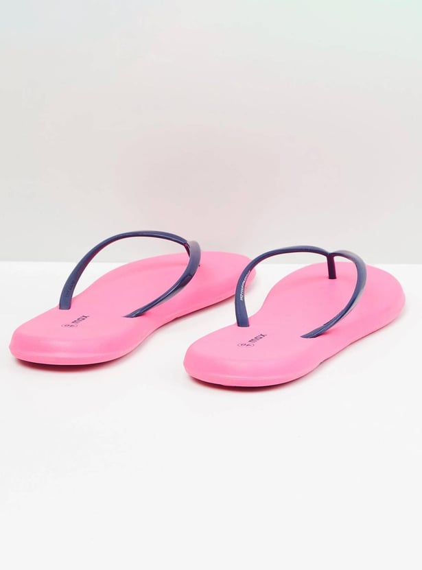 Women Solid V-Strap Slippers