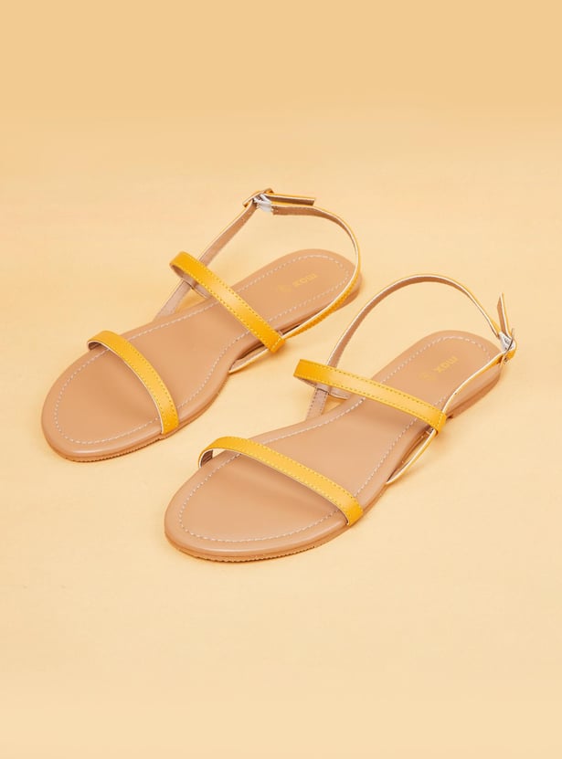 Women Solid Flat Sandals with Buckle Straps