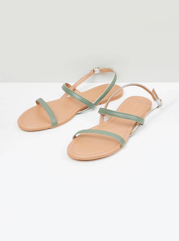 Women Solid Flat Sandals with Buckle Straps