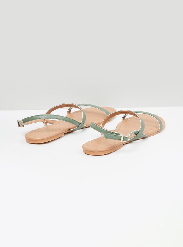 Women Solid Flat Sandals with Buckle Straps